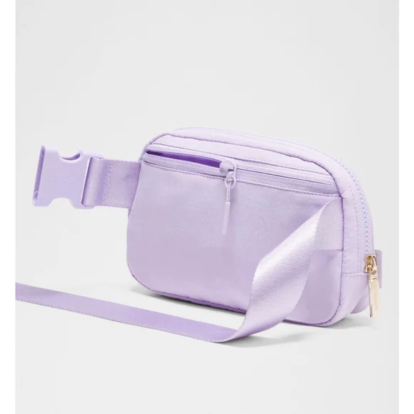 NEW Lululemon Everywhere Belt Bag Lavender Frost - Picture 4 of 8